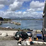 Retreats Quayside Luxury * Roundstone