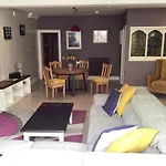 Retreats Quayside Luxury * Roundstone