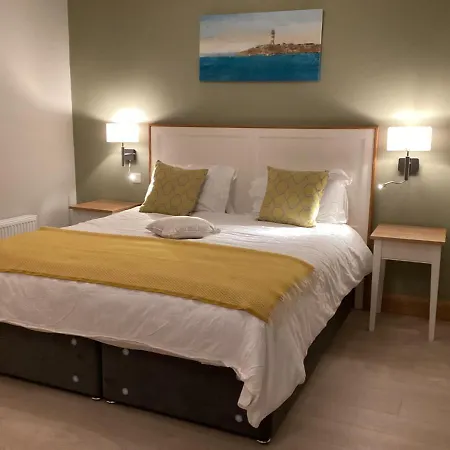 Retreats Quayside Luxury *