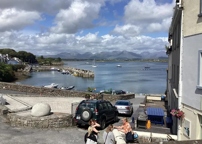 Retreats Quayside Luxury * Roundstone