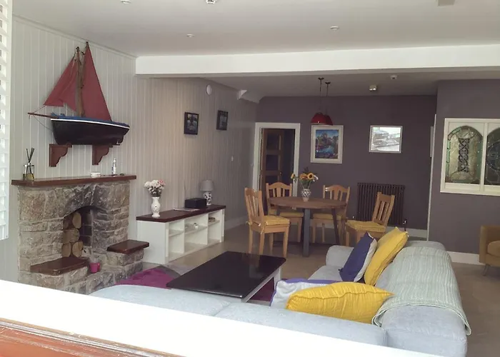 Retreats Quayside Luxury * Roundstone