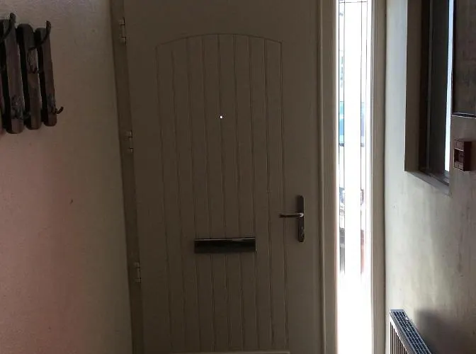 Retreats Quayside Luxury Roundstone