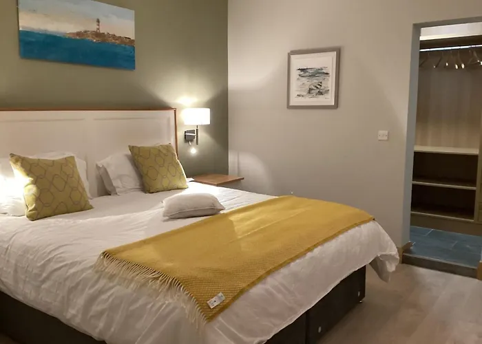 Retreats Quayside Luxury